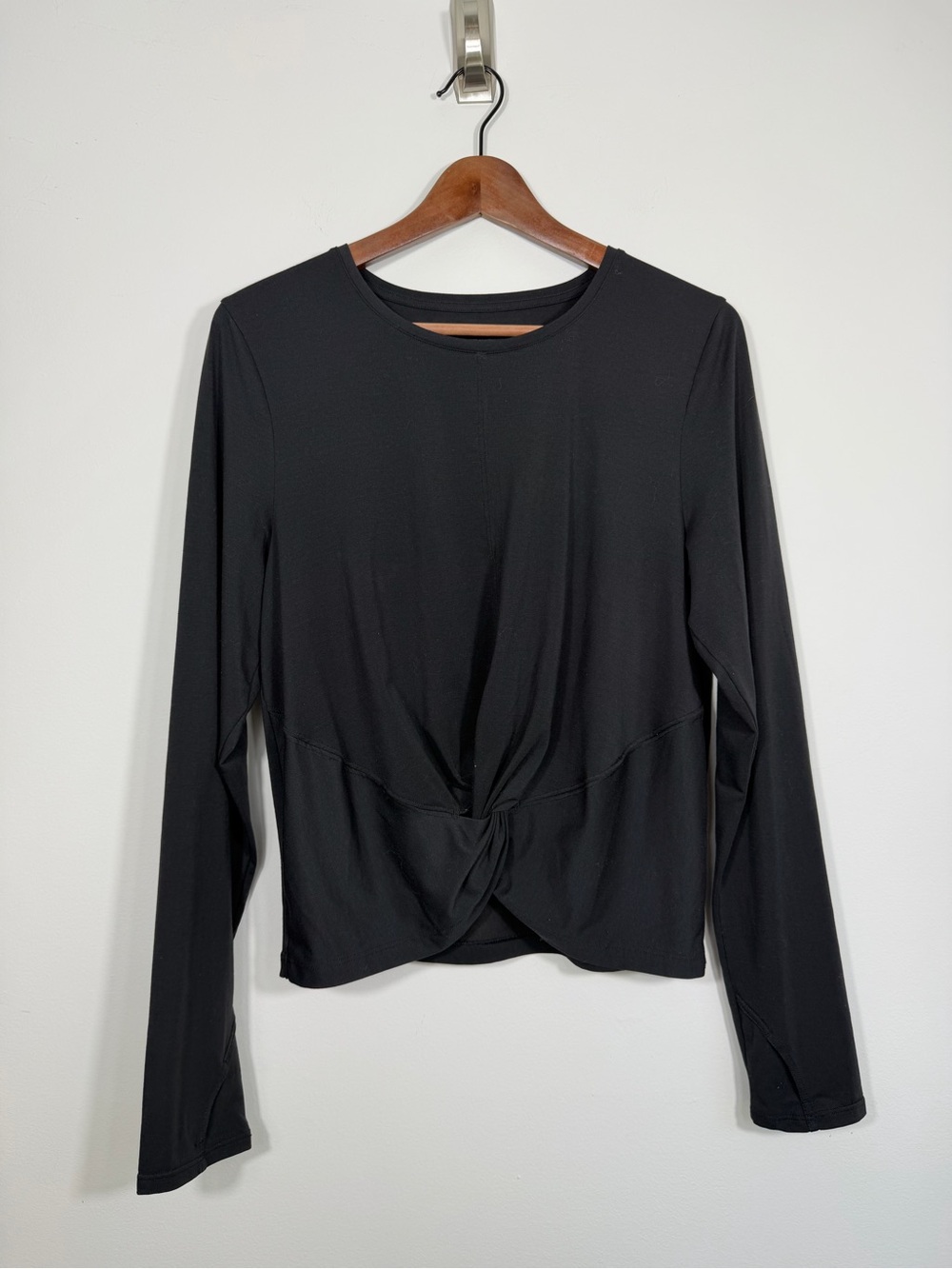 Athleta Essence Twist Front Black Long Sleeve Yoga Top Women’s Large L